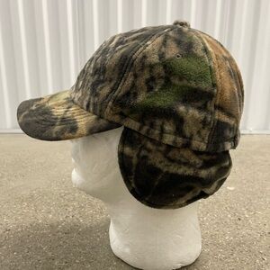 Vintage Due North Camo hat with ear flap warming design